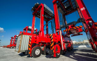 Top-quality care for Kalmar hybrid straddle and shuttle carriers