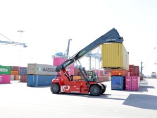 Port of Helsingborg furthers its sustainability goals with delivery of Sweden’s first electric reachstacker